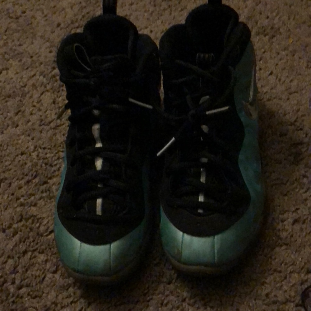 Nike foam posits